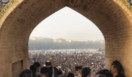 Mass gathering of Isfahan people in protest of Zayandehrood drought